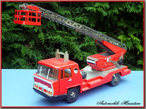 CAMION DE POMPIER BRUDER BR02532 - LES MUSARDISES, camion bruder