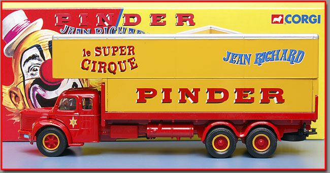 Camion Berliet GLR8 dépanneuse du Cirque Pinder-Jean Richard - Collection