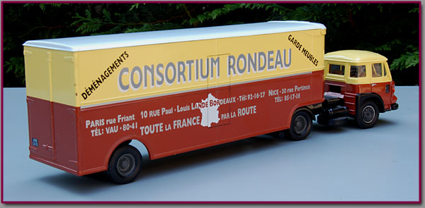 Le Simca cargo semi remorque SNCF en miniature Corgi Héritage au 1/50e