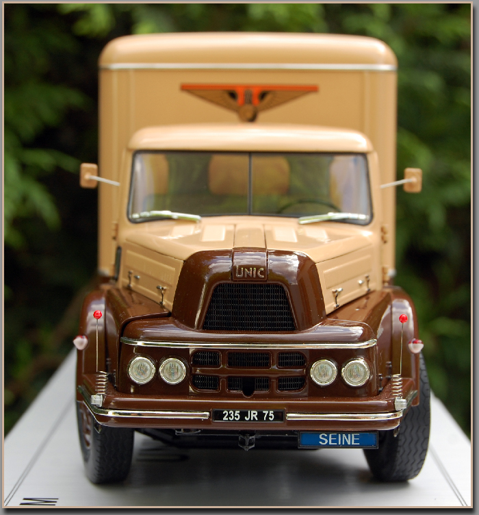 UNIC ZU 122 Izoard  Maqmadon