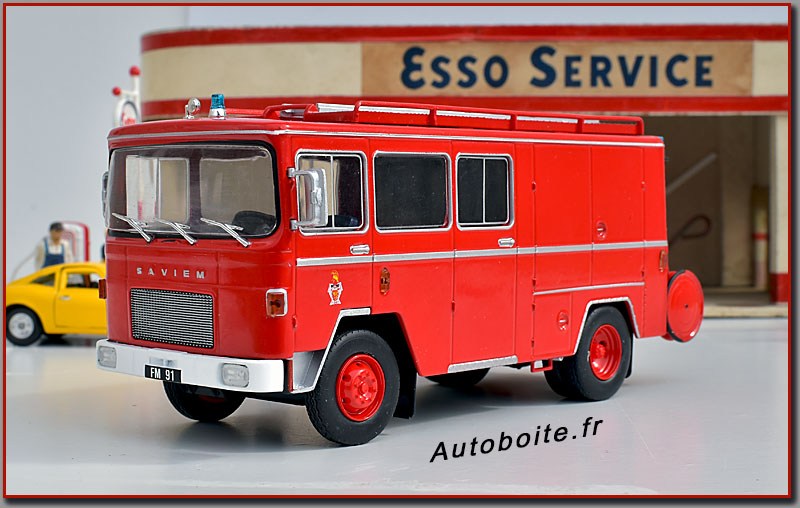 Saviem SM7 Pompiers au 1/43 ème de Altaya g Saviem SM7 Pompiers au 1/43 ème de Altaya g