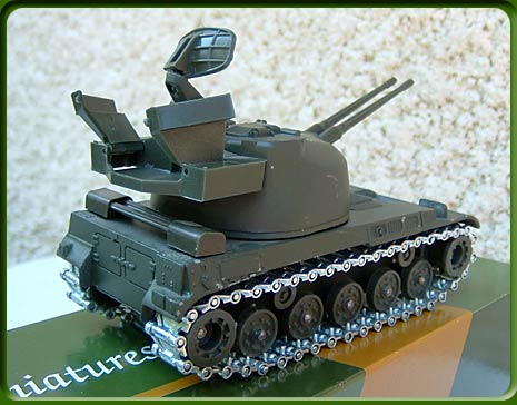 repro refaite solido n137 boite vide char AMX 13 anti-aérien  militaire 