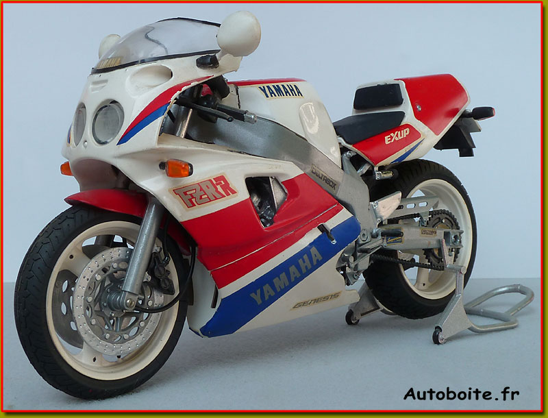 Yamaha  FZR de Tamiya au 1/12