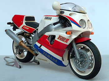 TYamaha FZR de Tamiya