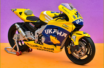 Moto GP 2003 HONDA RC211V Ukawa Moto GP 2003 HONDA RC211V Ukawa de Minichamps au 1/12 ème