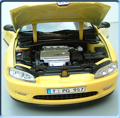 Peugeot 406 coupé Solido 1/18 moteur