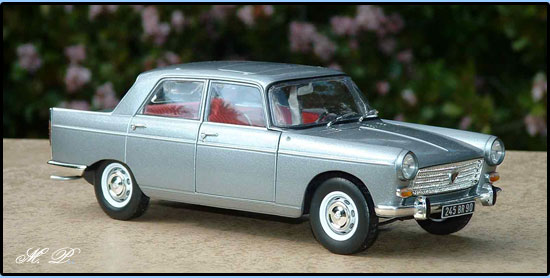 Peugeot 404 1/18 grise