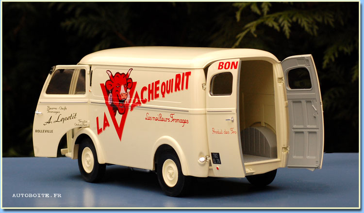 Peugeot D4A Norev 1/18 ouvert