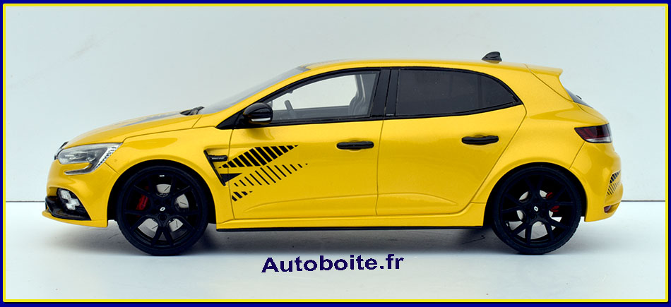 Megane RS Ultime Ottomobile 1/18 lat&eacute;rale