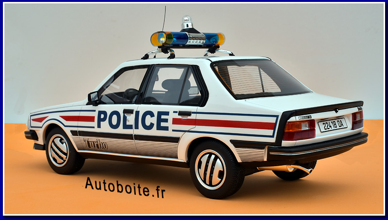 Ottomobile Renault 18 Police 1/18 arg
