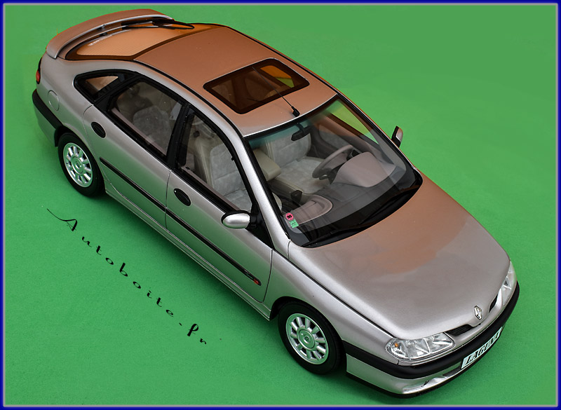 Renault Laguna V6 3.0L Baccara 1996 grise au 1/18 ème de Ottomobile haut 