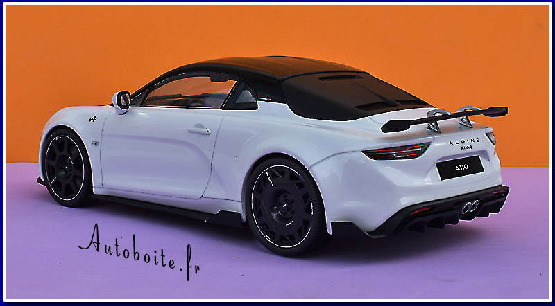 Renault Alpine A110 GT4 EVO European Series 2024 au 1/18 ème de Ottomobile ar