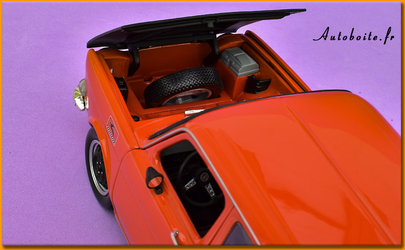 Simca 1000 Rallye 1971 au 1/18 &egrave;me de Norev capot