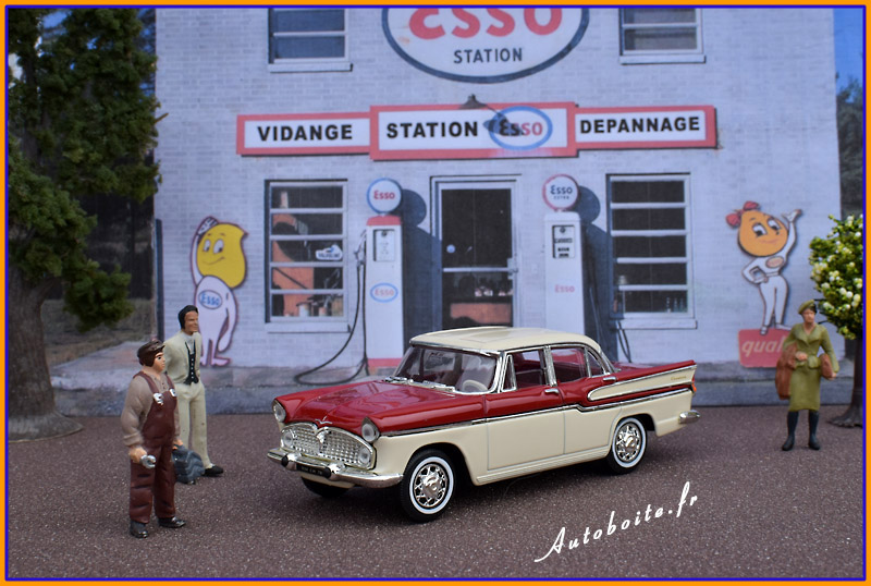 SIMCA CHAMBORD 1958 de Solido au 1/43